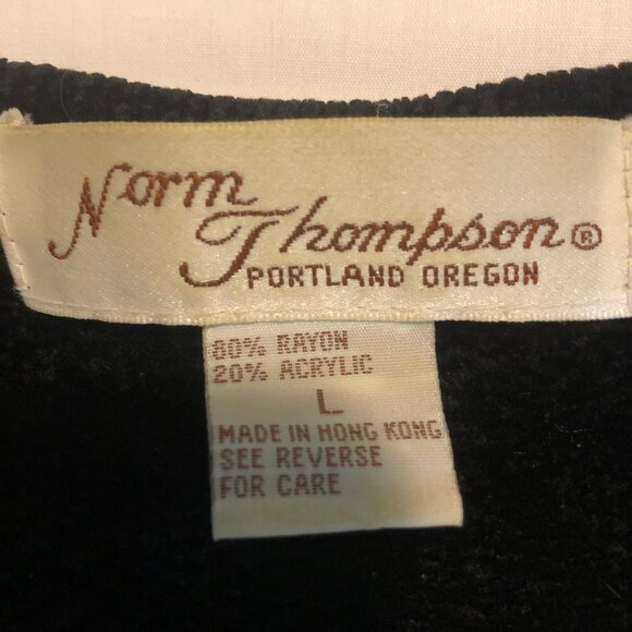 Vintage Norm Thompson Geometric Knit Vest (L) - Picture 7 of 8